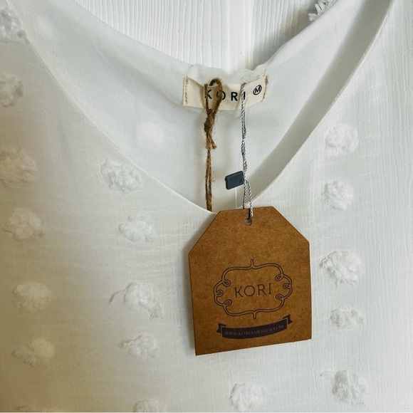 KORI | white puff sleeve blouse - Picture 2 of 4